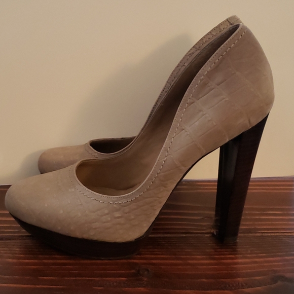 Jessica Simpson Heels - Picture 2 of 4